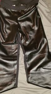 Leather leggings..Super Cute Fit